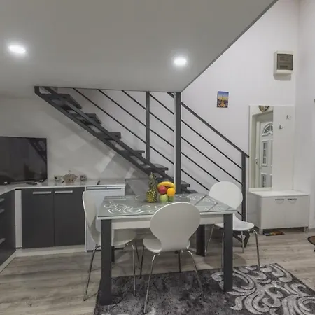Apartment Nina